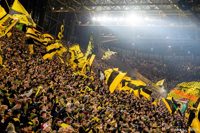 圣埃蒂安主场击败多特蒙德，迎来胜利(圣埃蒂安主场击败多特蒙德,迎来胜利了吗)